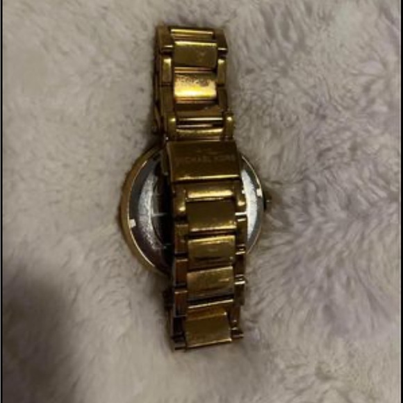 Michael Kors Gold Womens Watch - Picture 2 of 3
